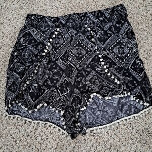 H&M Black Paisley Pom-Trim Women's Shorts